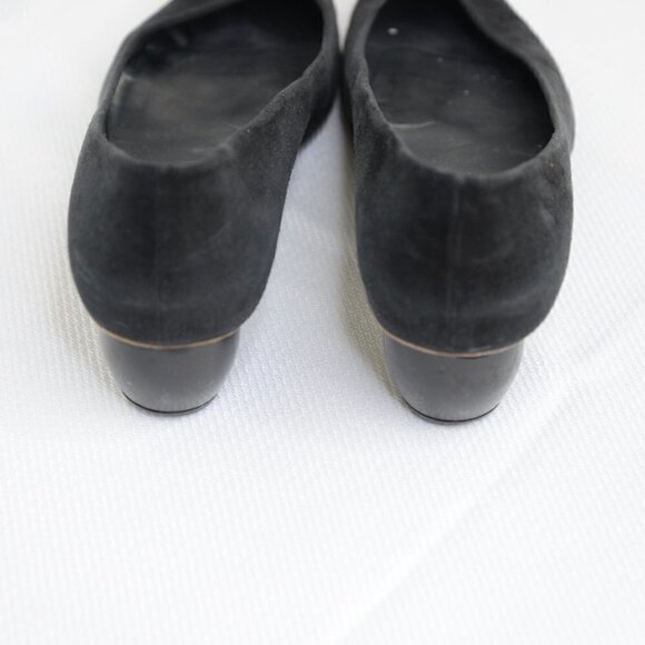 Stuart Weitzman Black Suede Pointed Toe Sculptural Heels Sz 6.5 - Picture 4 of 10